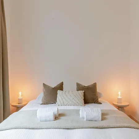 Huswell - Charming With Cozy Balcony