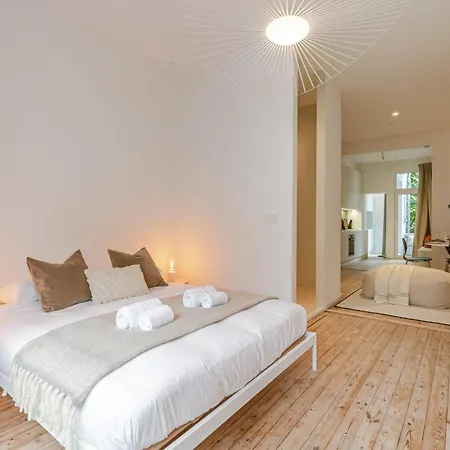 Apartment Huswell - Charming With Cozy Balcony Antwerp