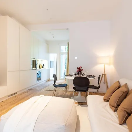 Apartment Huswell - Charming With Cozy Balcony