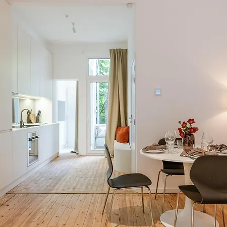 Apartment Huswell - Charming With Cozy Balcony *